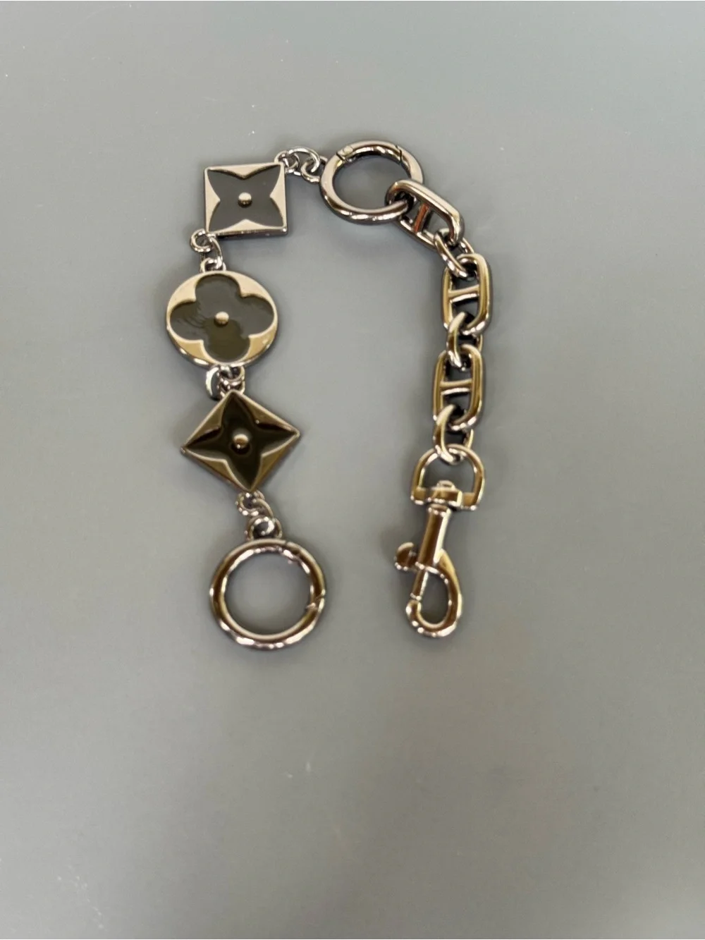 NWOT Gunmetal Quatrefoil Monogram Style Bag Charm Extender 8